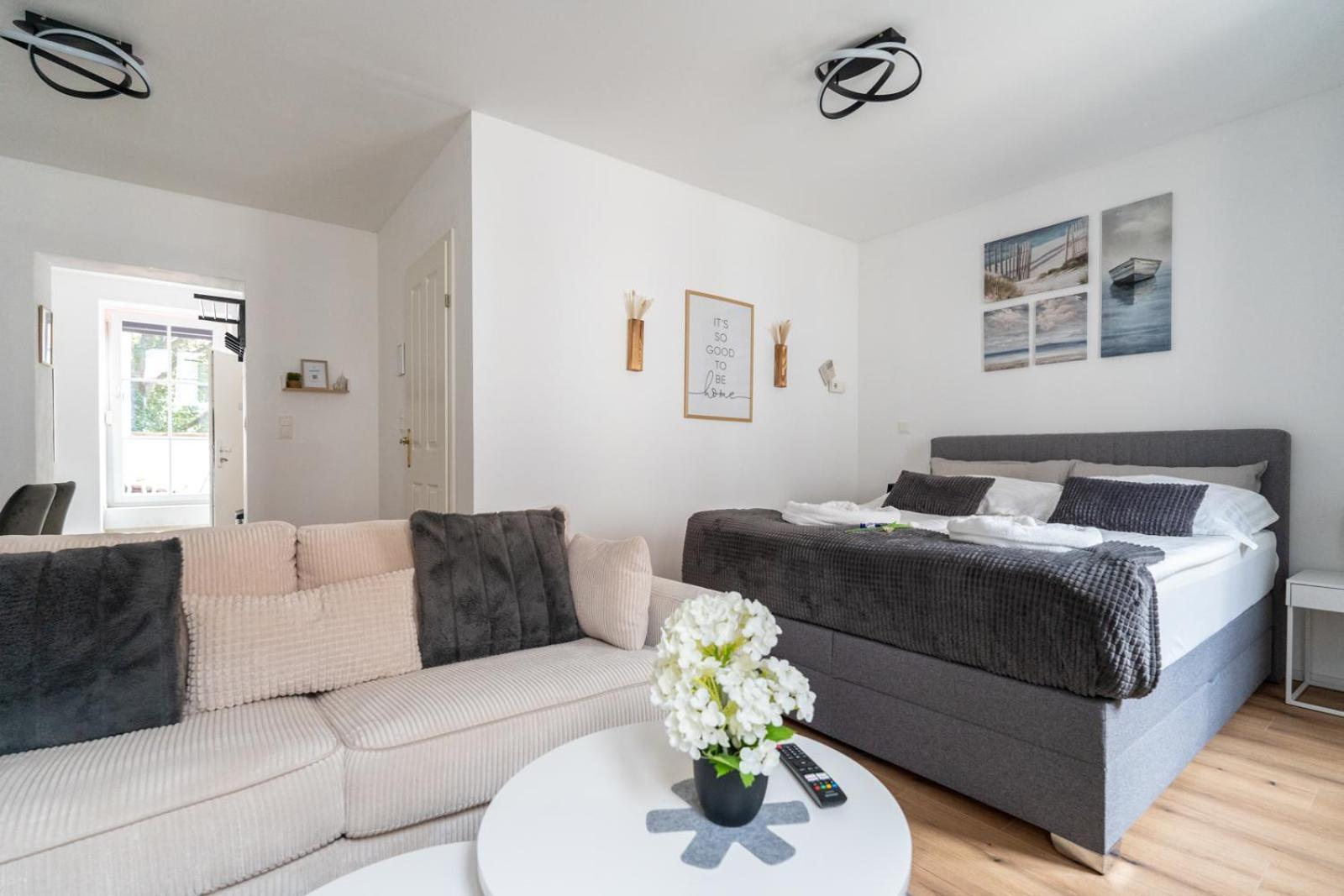 Wachau Oasis - Elegance With A Private Terrace Apartment Mautern Exterior photo