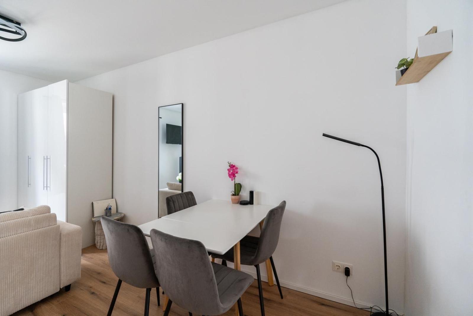Wachau Oasis - Elegance With A Private Terrace Apartment Mautern Exterior photo